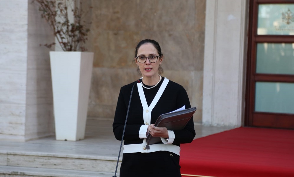 Rritja e pagave per administraten, ja kur hyn ne fuqi vendimi